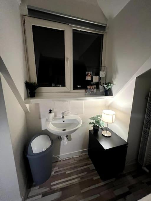 Room 404 - Eindhoven - By T&S. ภายนอก รูปภาพ