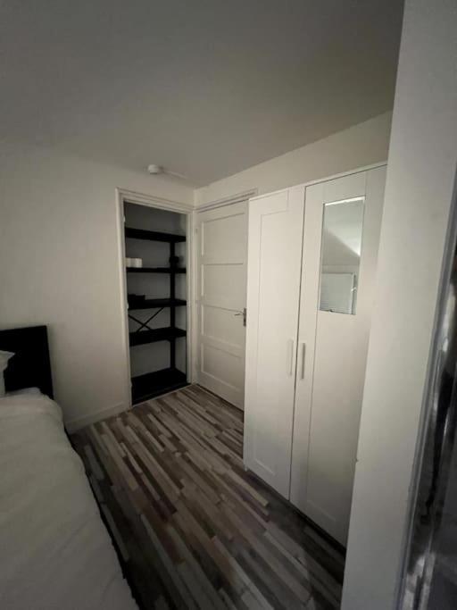 Room 404 - Eindhoven - By T&S. ภายนอก รูปภาพ
